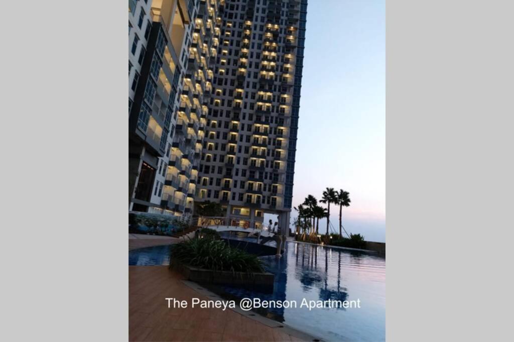 The Paneya @Benson Apartment Surabaya Esterno foto