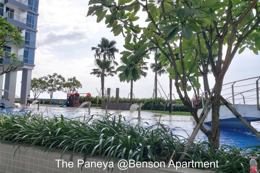 The Paneya @Benson Apartment Surabaya Esterno foto